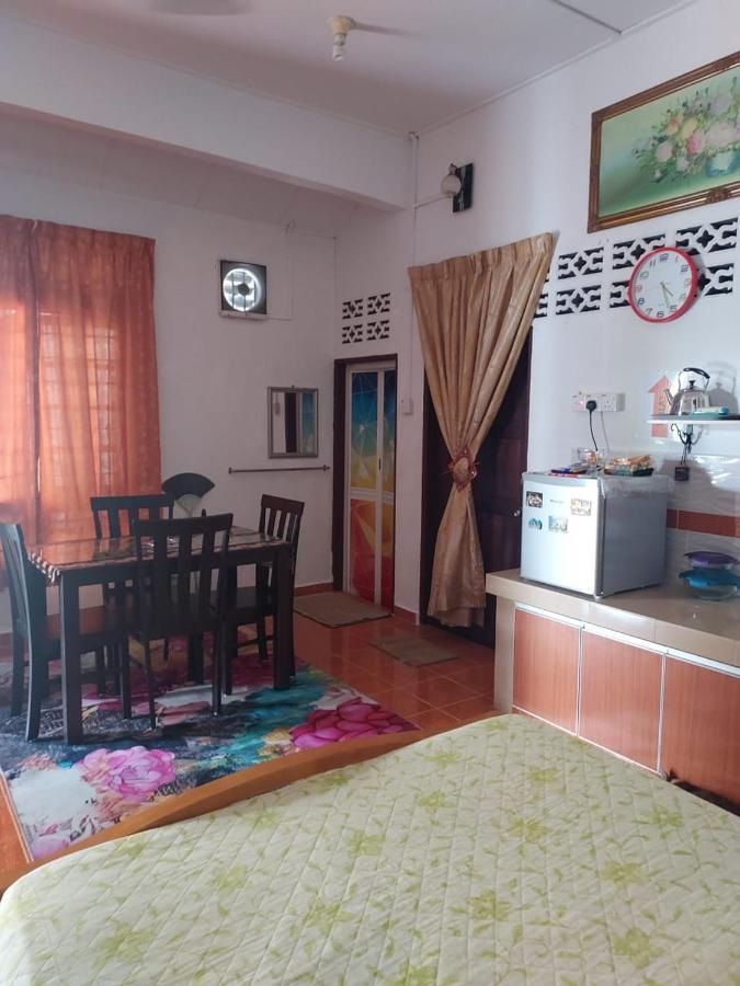 Room 345 Kota Bharu Esterno foto