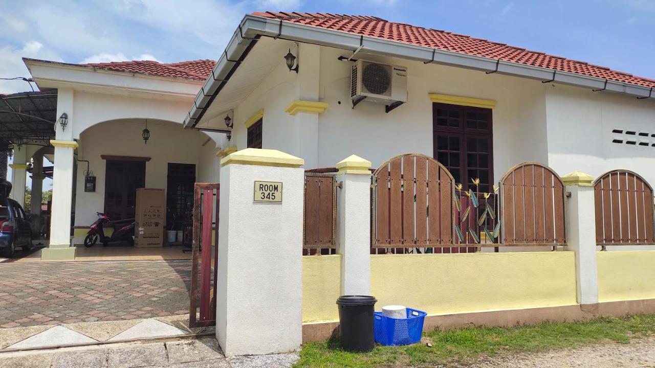Room 345 Kota Bharu Esterno foto
