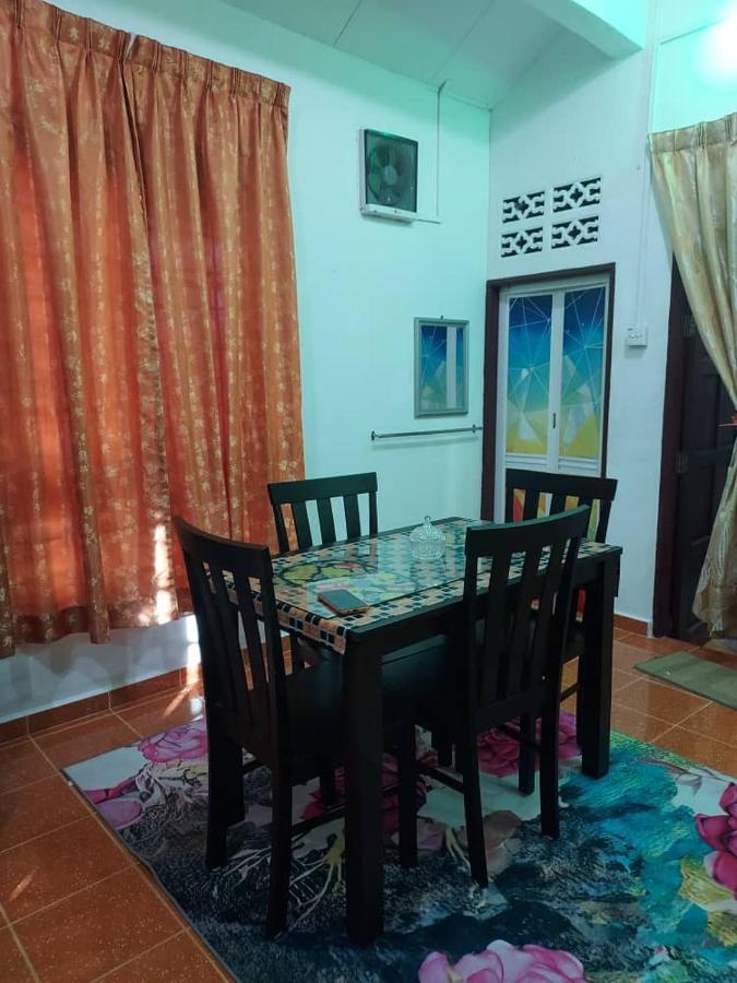 Room 345 Kota Bharu Esterno foto
