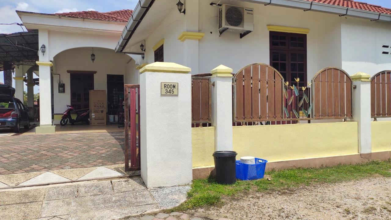 Room 345 Kota Bharu Esterno foto