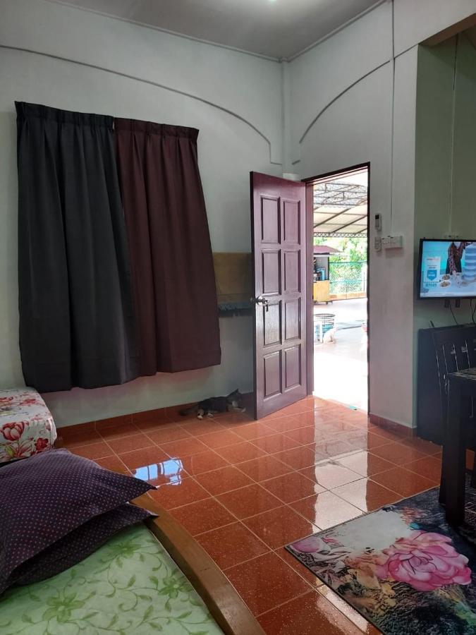 Room 345 Kota Bharu Esterno foto